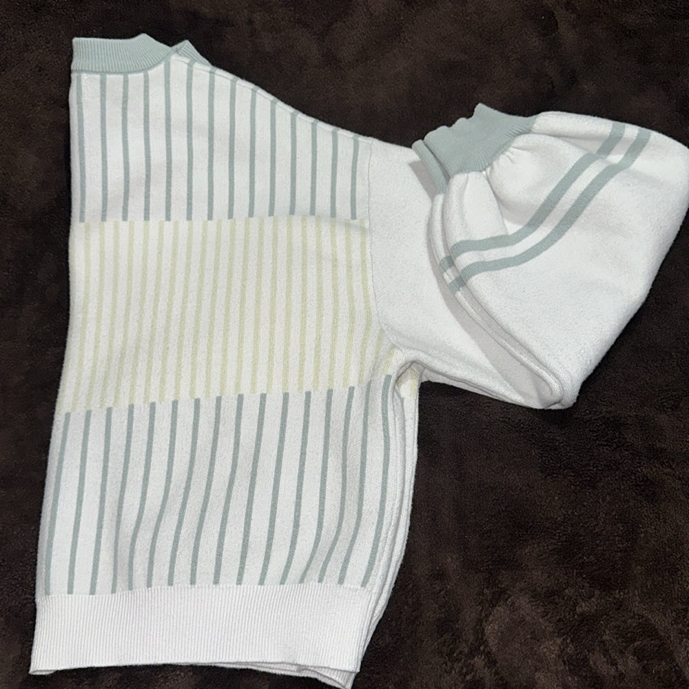 LUCCA Couture: Hygea Slouchy Stripped Sweater. White & Mint, size XS. - Picture 5 of 9